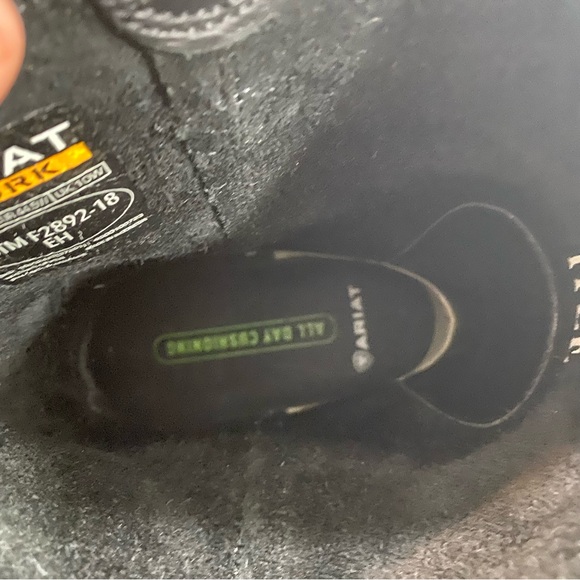 ARIAT Work Boots Men 11EE Slip and Oil Resistant Black leather Non Marking boots - Picture 7 of 9